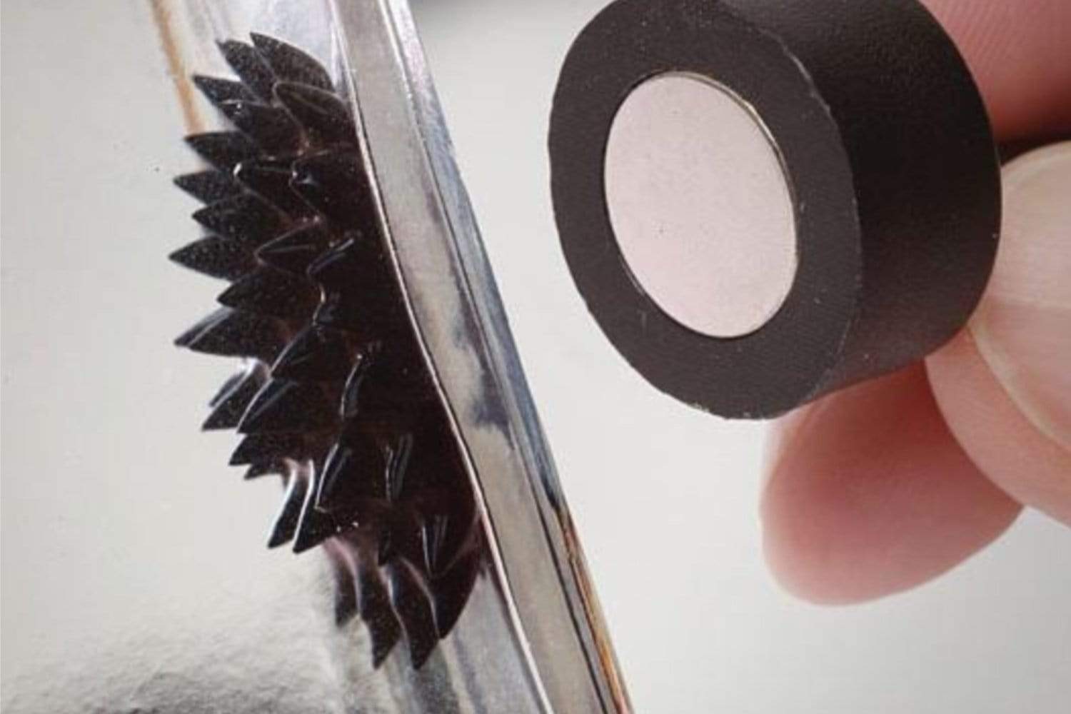 Arbor Scientific Ferrofluid Display Cell