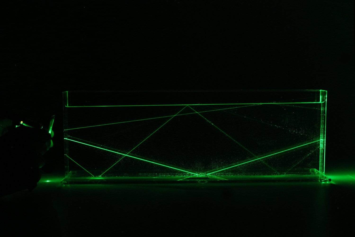 Arbor Scientific Laser Viewing Tank