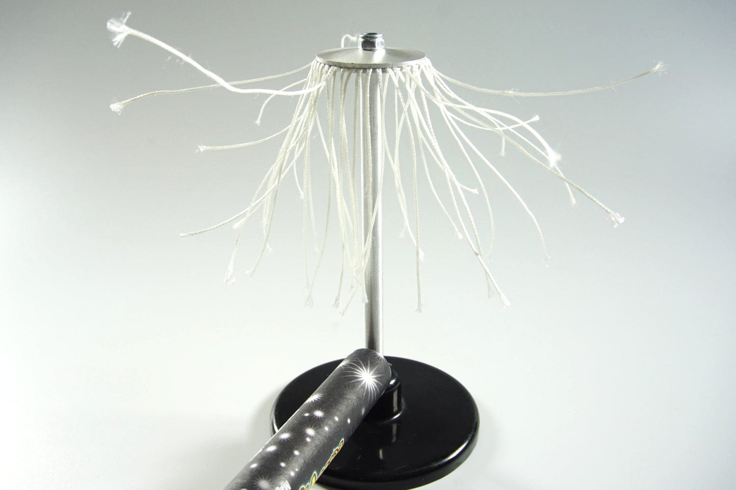 Arbor Scientific Electrostatic Plume Set